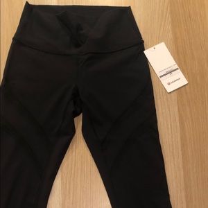 NWT Lululemon Yoga Workout Crop Leggings
